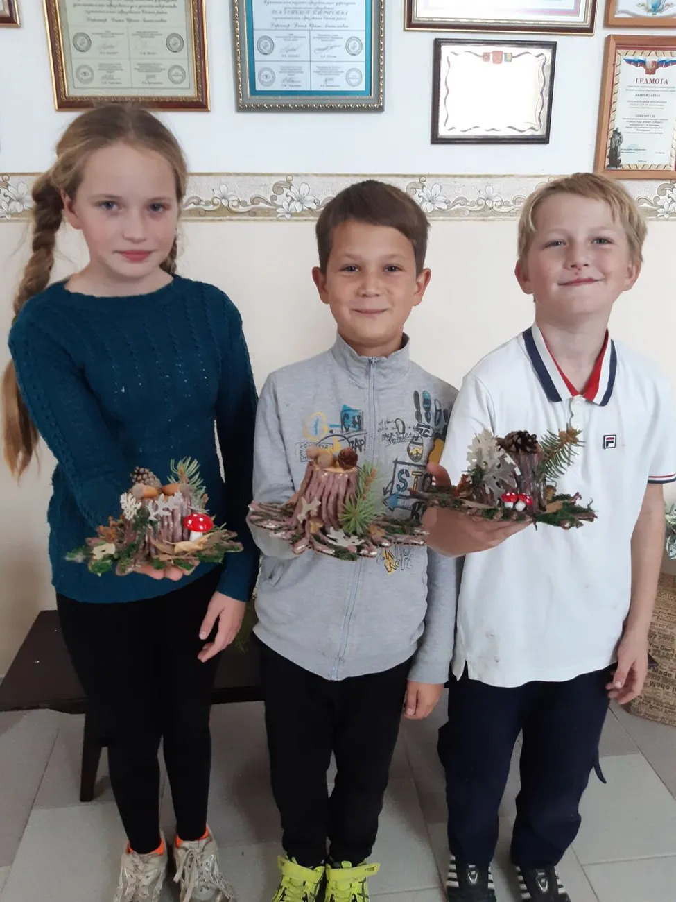 поделка пень